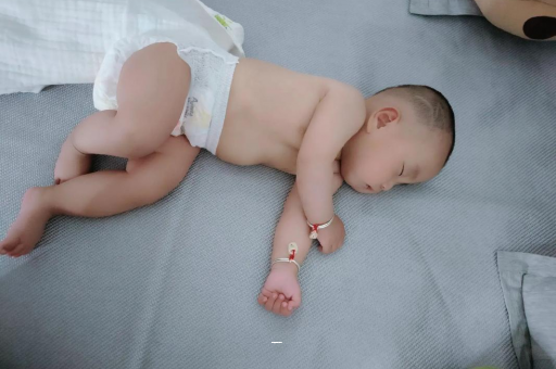 无为几个月宝宝可以竖抱